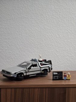LEGO Delorean 