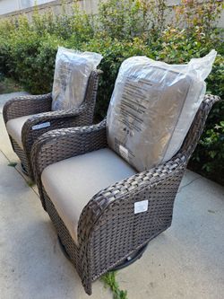 Swivel wicker char set (new)