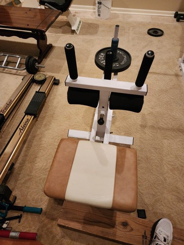 Calf Raise Machine