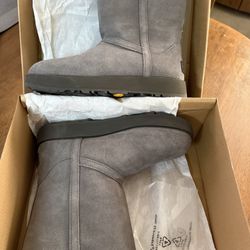 NEW Uggs Women Boots