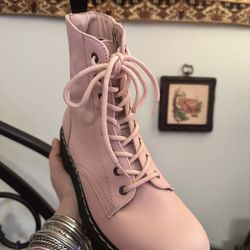 Unionbay Ladies Pink Boots Great Like New Condition Size 8.5