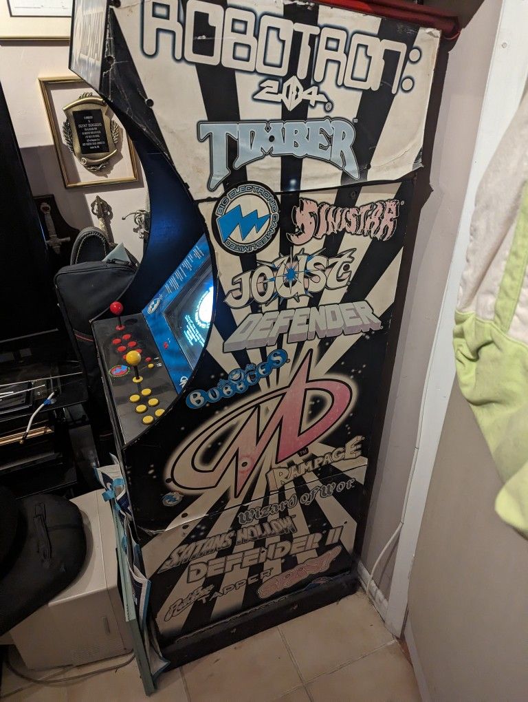 Midway Games Arcade Cabinet With 12 Games