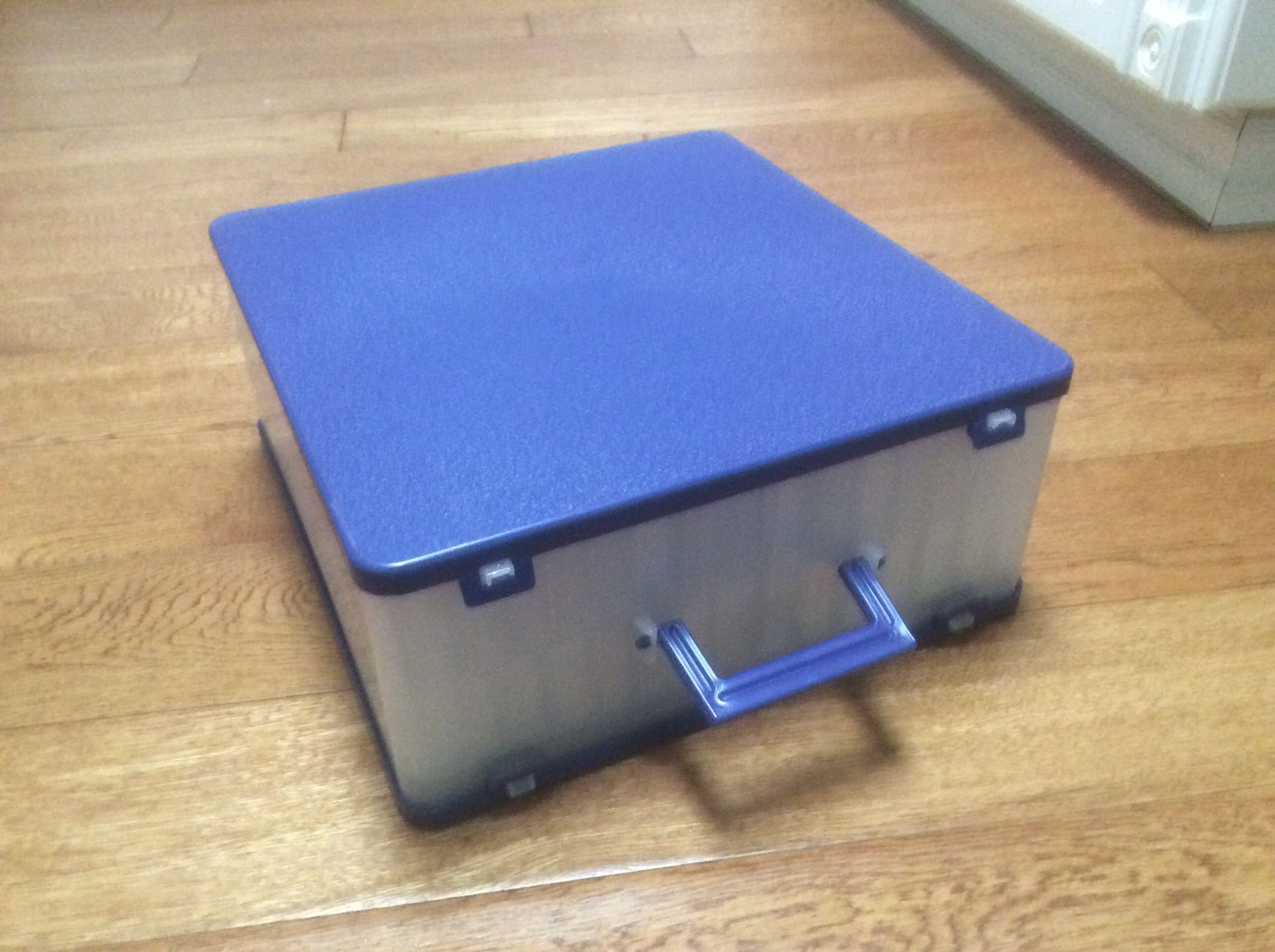 Cropper Hopper Photo Storage Box holds 4 x 6 photos