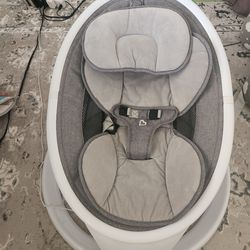 Munchkin Classical Music Swing