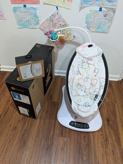 4moms MamaRoo Baby Swing With Infant Insert