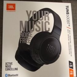 New JBL Noise canceling Bluetooth headphones 
