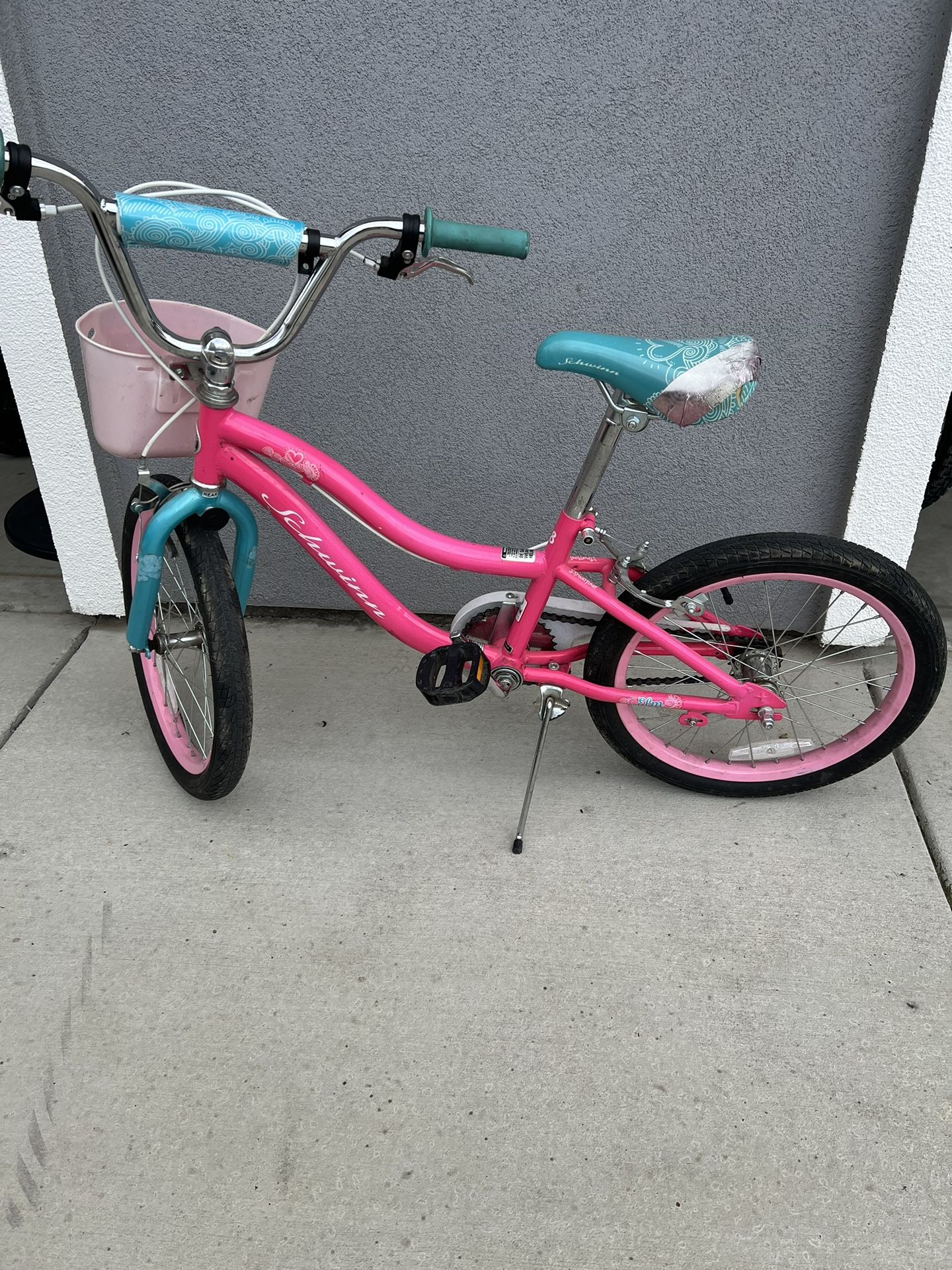 Scwhin Girls Bike