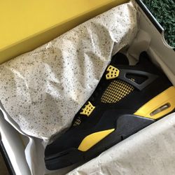 Nike Air Jordan 4 Retro “Thunder” Sz 11 Brand New 2023