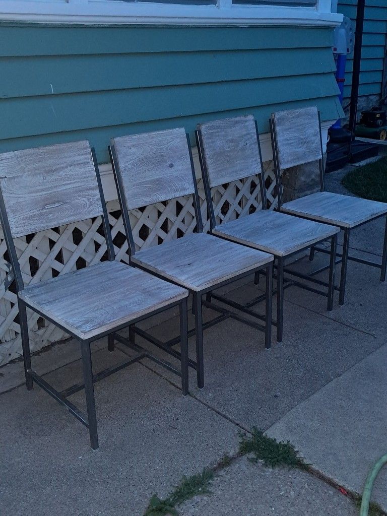 4 Chairs