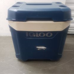 Igloo 62-quart Maxcold Latitude Roller Cooler / Ice Chest