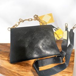 Black shoulder/ crossbody bag