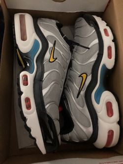 AIR MAX PLUS size 7Y BRAND NEW 80$
