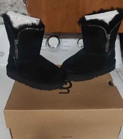 Toddler Girl Size 6 UGG Boots