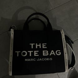 Marc Jacobs The Tote Bag