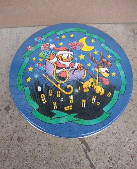 Vintage 1978 Garfield & Odie Christmas Candy Dish Tin