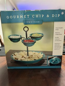 Gourmet Chip & Dip Two-tier 