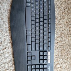 Logitech K850 Bluetooth And Unify Keyboard