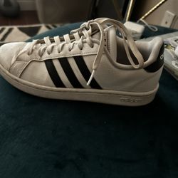 Women’s adidas Size 8