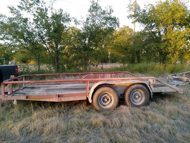 2010 16 ft double axle flat bed trailer