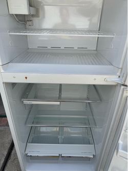 EXTRA CLEAN APARTMENTS SIZE REFRIGERATOR