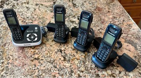 Panasonic DECT 6.0 PLUS expandable cordless Phone system with Four Handsets and Base