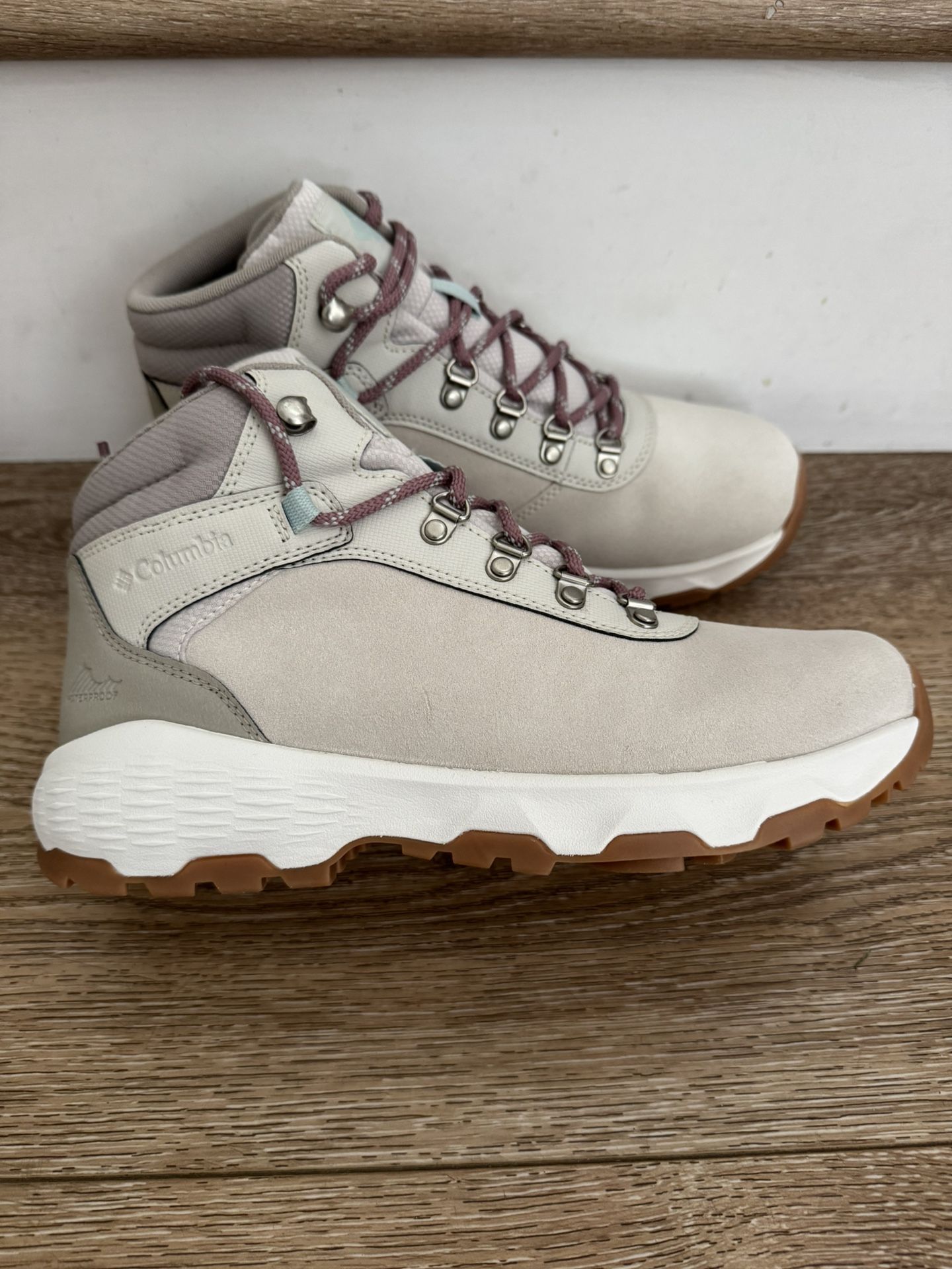 Columbia Waterproof Hiking Boots (Women’s size 7.5)