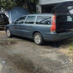 2005 Volvo V70 