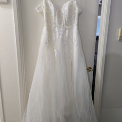 Wedding Dress With Applique - New