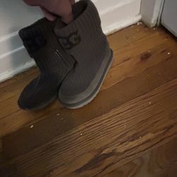 Uggs size 3