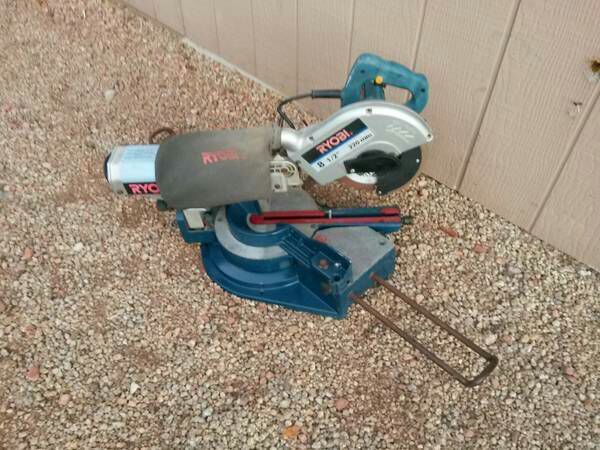 Ryobi 8 1/2" 220 mm Sliding Miter Saw with Dust Bag