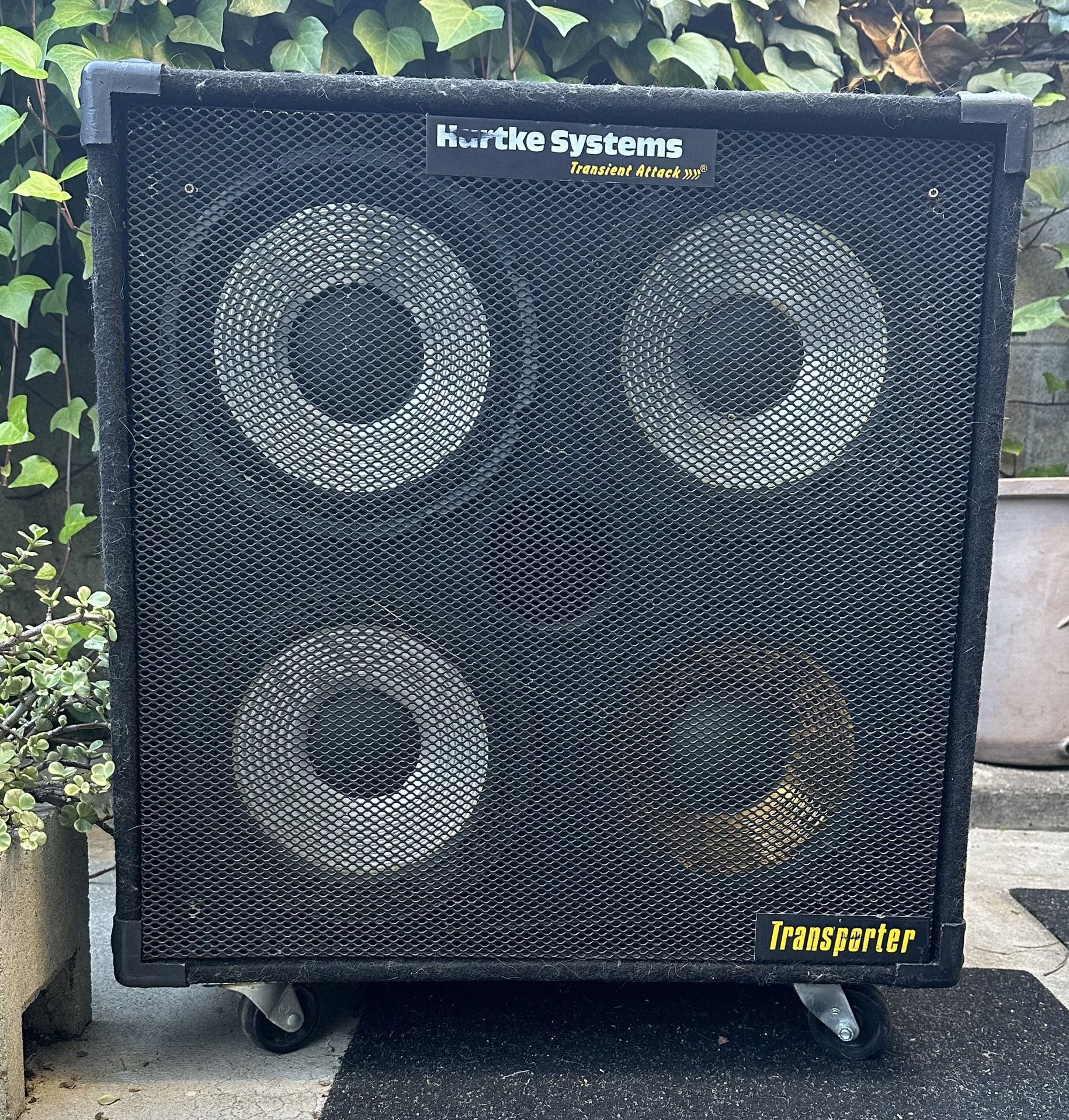Hartke 410TP Transporter 4x10" Bass Cab 300 Watts