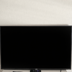 43” Roku Tv (Wall Mount Included)