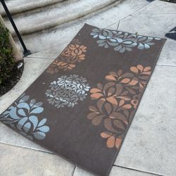 FREE-Patio Rug