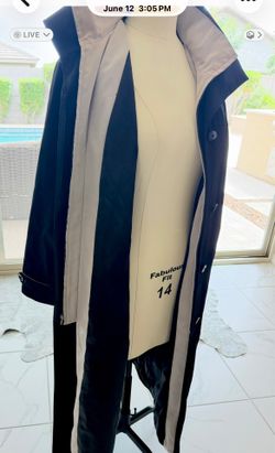 Classic Black Hooded Trench Coat / Mid-Length Parka