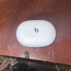 Beats Studio Earbuds White Brand New