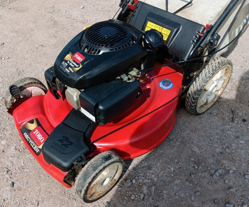 Toro Recycler 6.75 HP 22" (Inch) SelfPropelled Lawn Mower! for Sale in