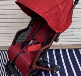 Diono Traverze Compact Stroller in red Linear