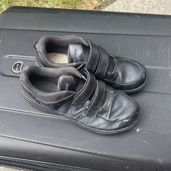 Black New Balance Shoes