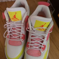 Jorden 4s retro ‘lemon venom’