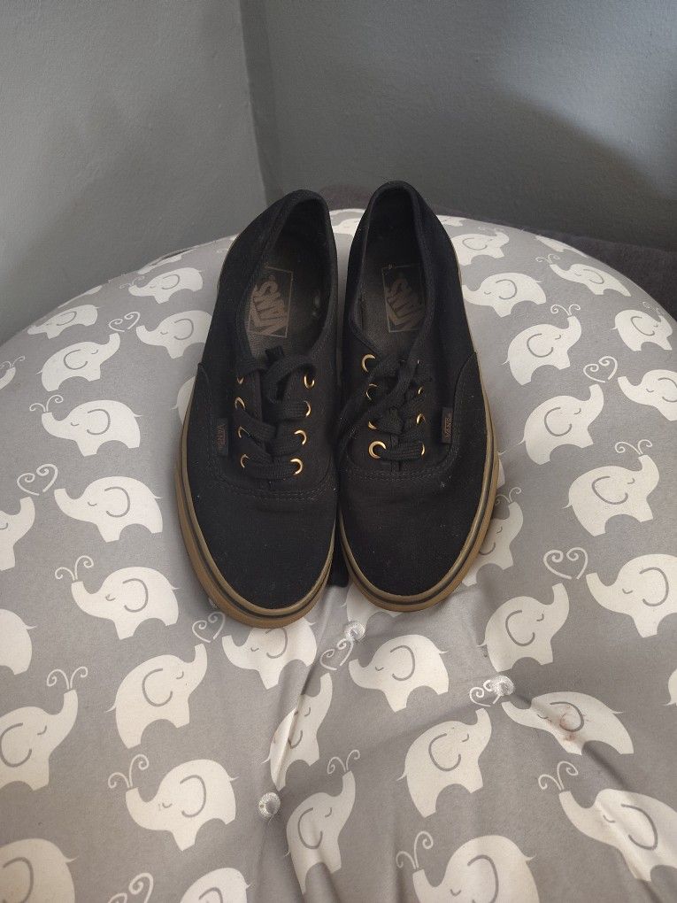 Van Tennis Shoes 7.5