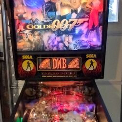 GOLDENEYE PINBALL MACHINE BY SEGA