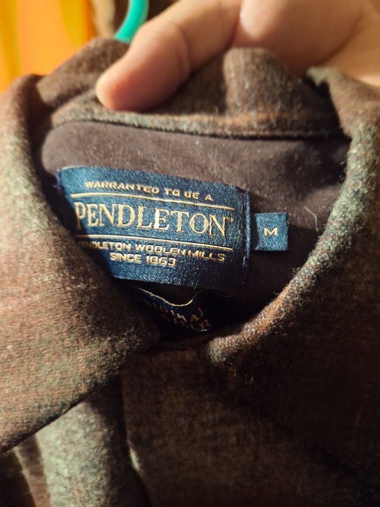 PREOWNED MENS MEDIUM SHIRT