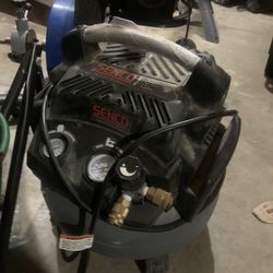 Senco PC1280 Air Compressor