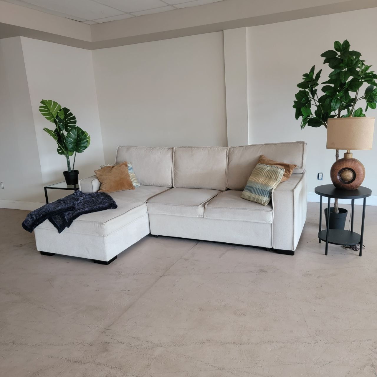 FREE DELIVERY! 2PC ICE CREAMY SUMMER SOOTHING SLEEPER COUCH! BOB’s GREAT DEAL!GREAT COUCH