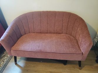 Beautiful Mauve Lovseat