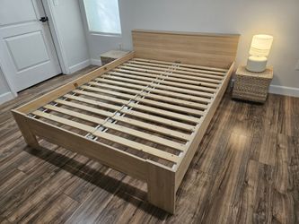 Modern Queen Bed / Two Nightstands / Like New Simmons Luxury Firm Matress & One Lamp SEE DESCRIPTION