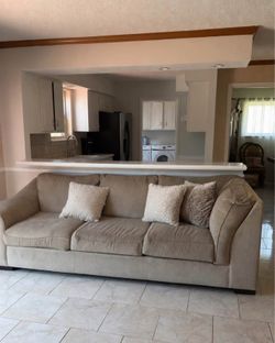‏2 big couches pieces