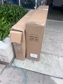 2 free empty bicycle boxes