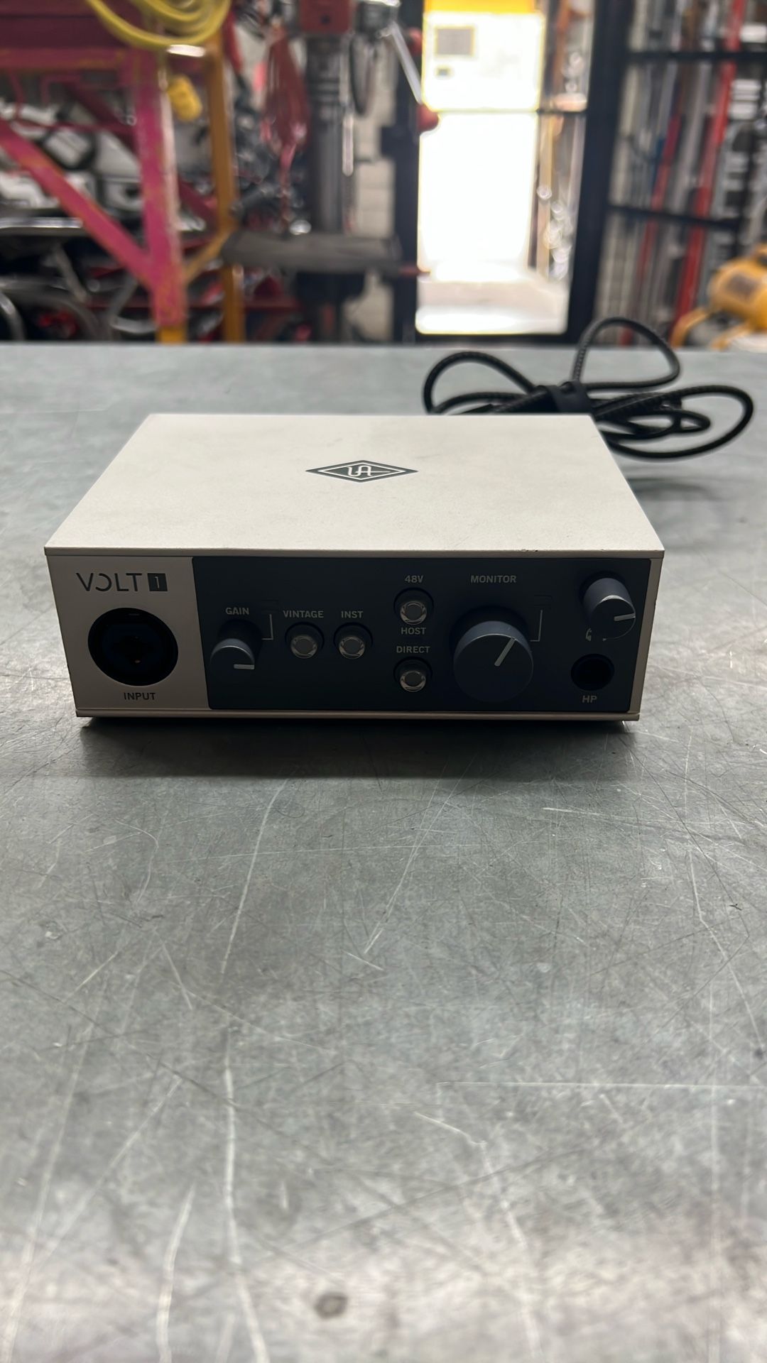 Universal Audio Volt 1 USB Recording Studio Audio Interface. 