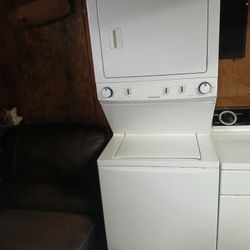 LIKE NEW COMBO WASHER DRYER, DELIVERY AVAILABLE, 90-DAY WRITTEN WARRANTY!